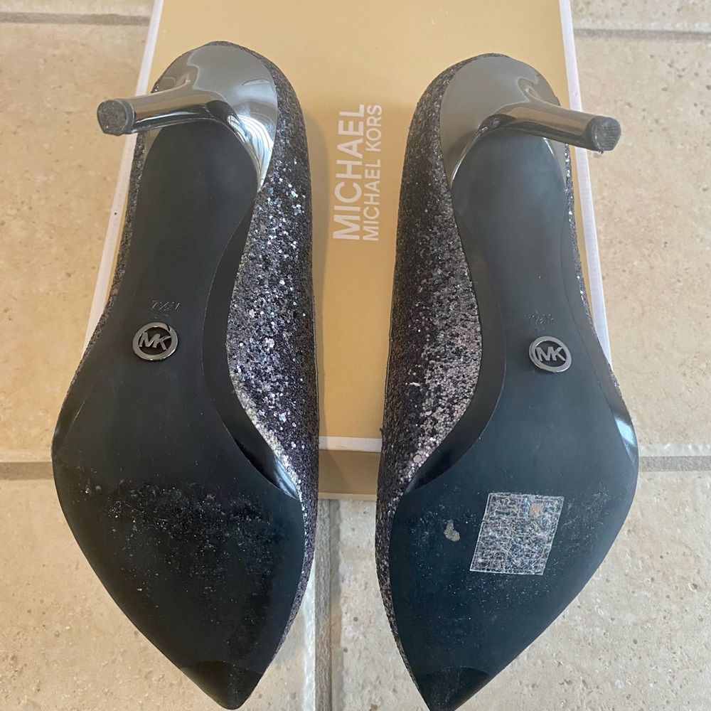 Party Perfect Pumps - Picture 5 of 6